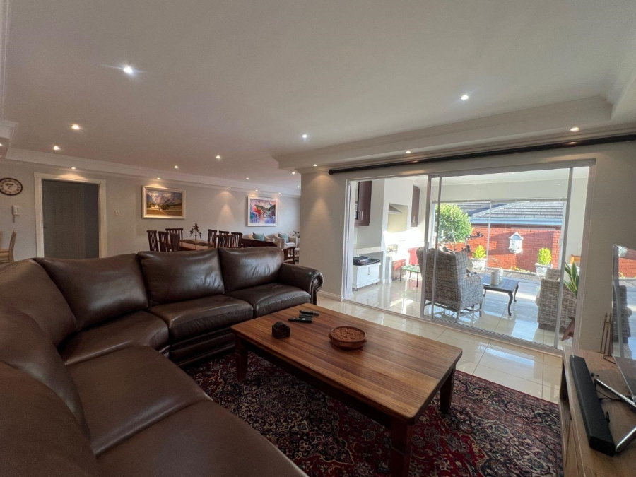 To Let 4 Bedroom Property for Rent in Walmer Eastern Cape